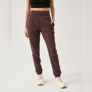 Supesu Cubby High-Waisted Jogger Pants in Cherry Brown, Size 29-30 Petite (NWT)